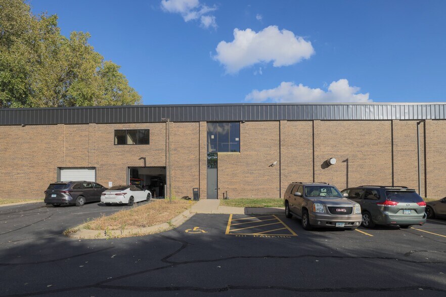 More Photos Of 9220 Bass Lake Rd, New Hope Medical For Lease