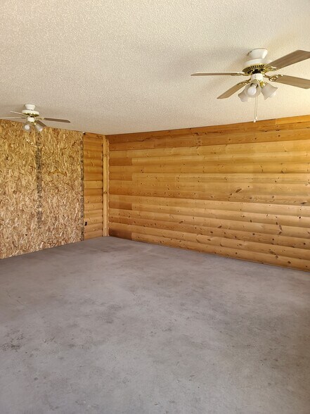 More Photos Of W5285 Highway 82, Mauston Self Storage For Lease