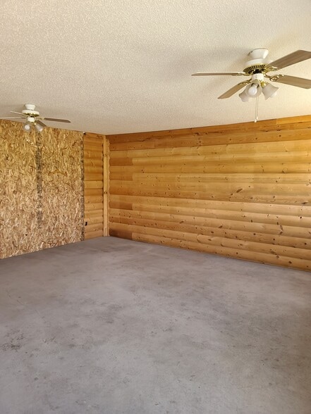 More Photos Of W5285 Highway 82, Mauston Self Storage For Lease