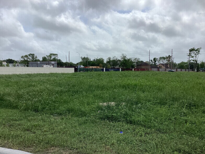 More Photos Of Cullen Pky & Fite Rd, Pearland Land For Sale