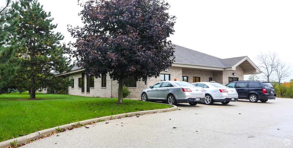 More Photos Of 28 Camelot Dr, Fond Du Lac Office For Lease