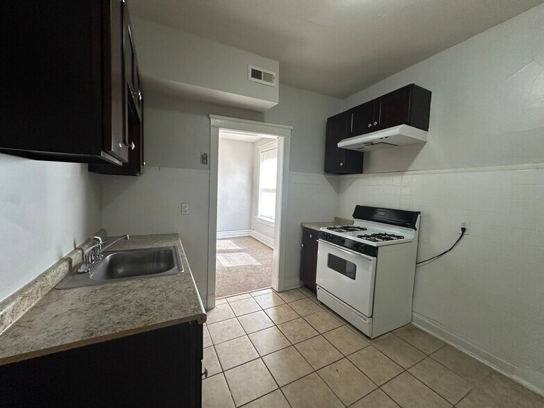 More Photos Of 7528 S Coles Ave, Chicago Apartments For Sale