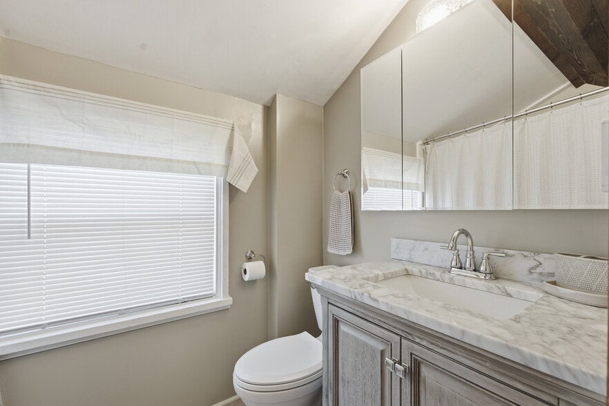 More Photos Of 12703 N Robinhood Ln, Kansas City Land For Sale