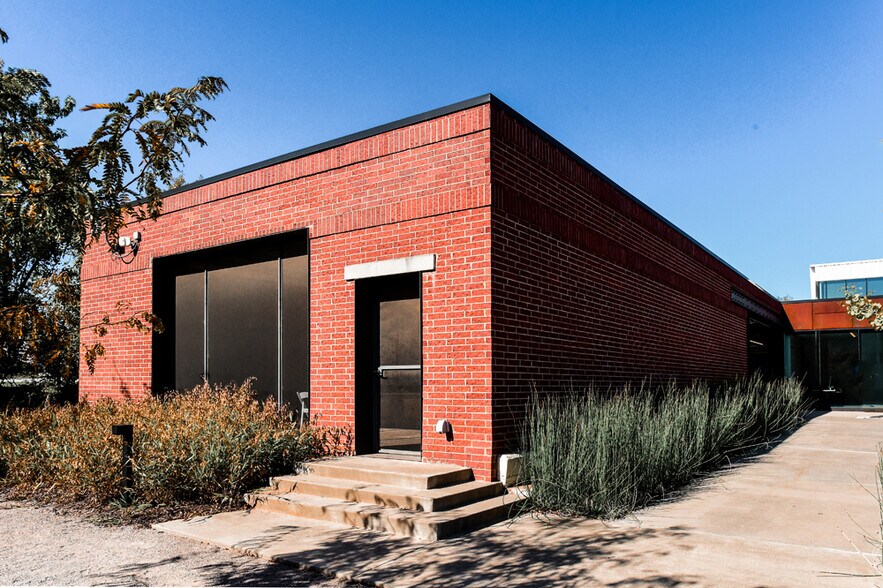 More Photos Of 700 SE 5th St, Bentonville Unknown For Sale