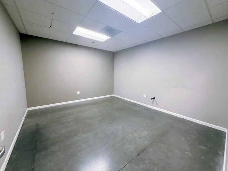 More Photos Of 886 S Azusa Ave, City of Industry Industrial For Lease