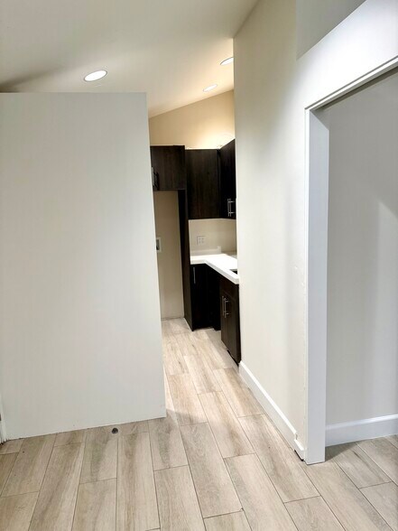 More Photos Of 218 Marine Ave, Newport Beach Storefront Retail Office For Lease