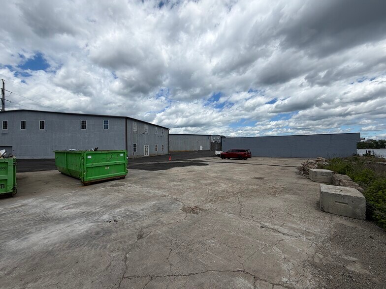 More Photos Of 88 Howard Ave, Bridgeport Warehouse For Lease
