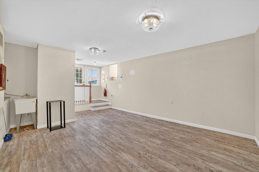 More Photos Of 470 Main St, Armonk Office For Sale