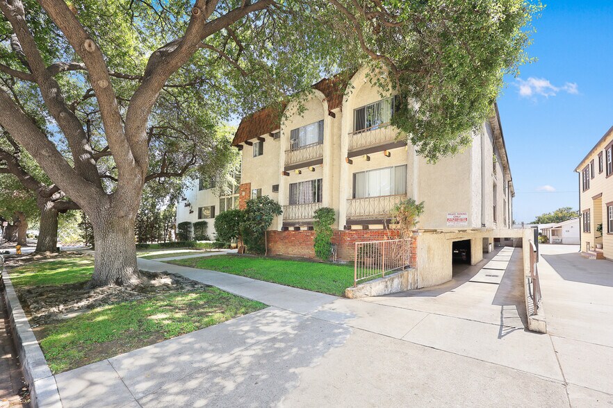 More Photos Of 332 Riverdale Dr, Glendale Apartments For Sale