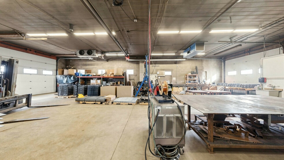 More Photos Of 116 Main St, Woodstock Industrial For Sale