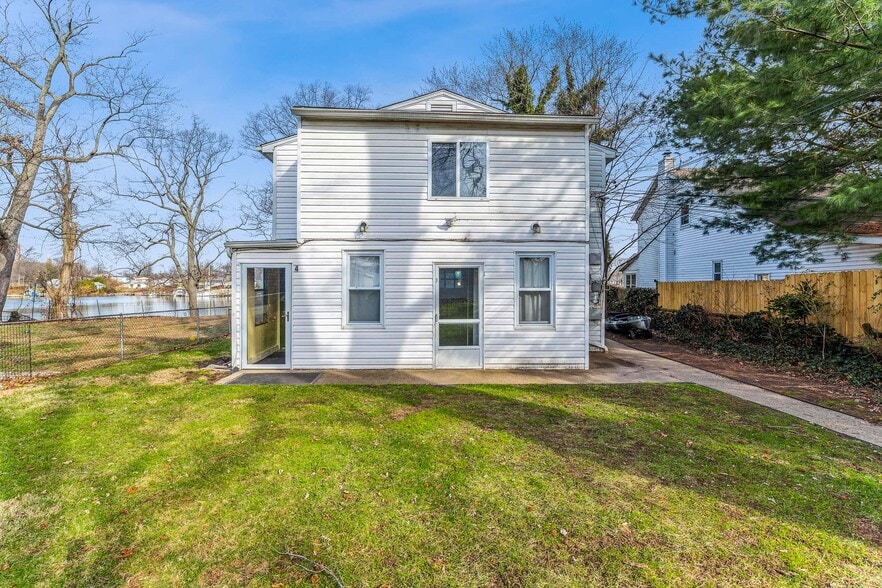 More Photos Of 460 Carvel Beach Rd, Baltimore Apartments For Sale