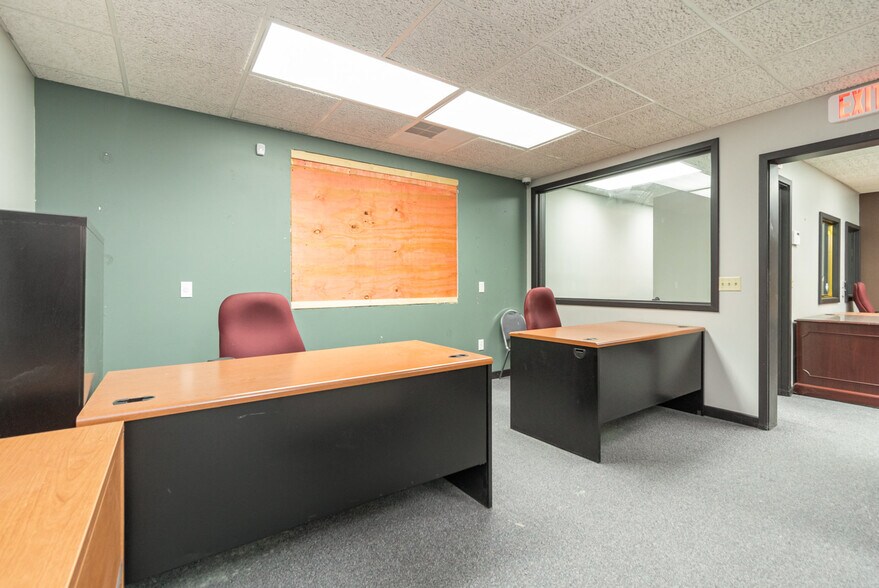 More Photos Of 200 N 13th St, Bay City Warehouse For Lease