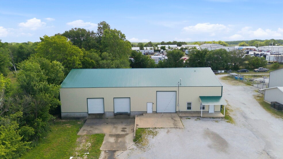More Photos Of 136 N Prigmor Ave, Joplin Industrial For Sale