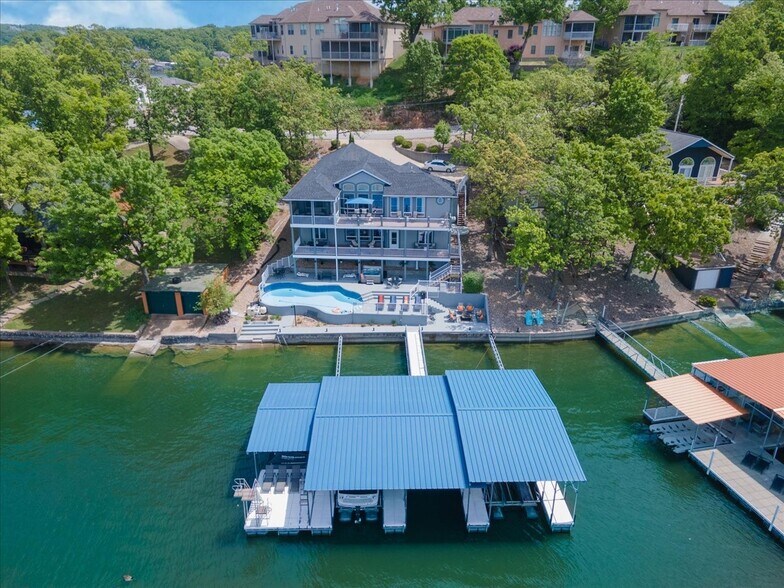 More Photos Of 415 Gardenia Cir, Sunrise Beach Hospitality For Sale