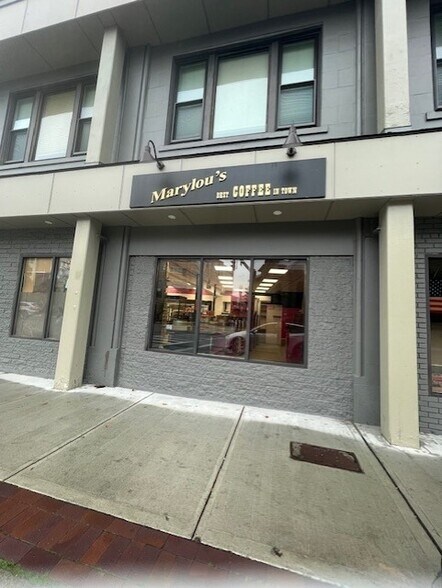 Primary Photo Of 27 Temple St, Quincy Apartments For Lease