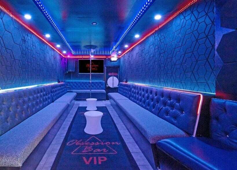 More Photos Of 701 S Curley St, Baltimore Bar For Sale