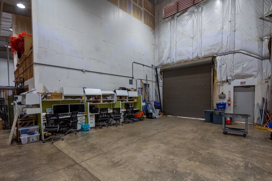 More Photos Of 99-1265 Halawa Valley St, Aiea Warehouse For Lease