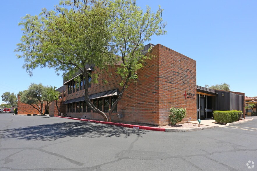 More Photos Of 4700 E Thomas Rd, Phoenix Office For Lease