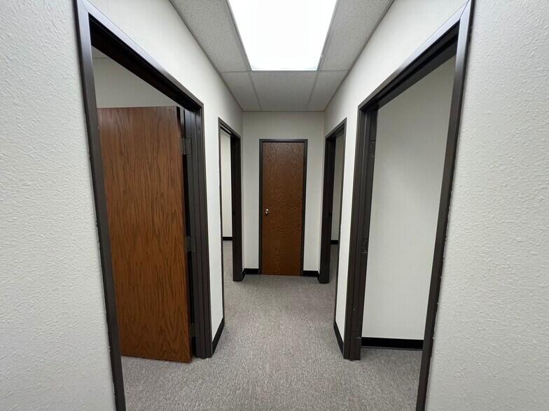 More Photos Of 918 W Choctaw St, Tahlequah Self Storage For Lease