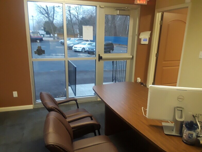 More Photos Of 11540 Kaw Dr, Kansas City Auto Dealership For Sale