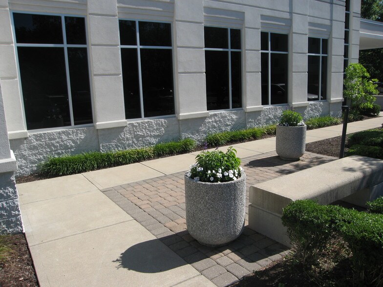 More Photos Of 8801 N Meridian St, Indianapolis Unknown For Lease