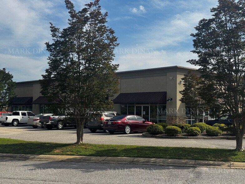 More Photos Of 402 Airport Commons Dr, Calera Medical For Lease