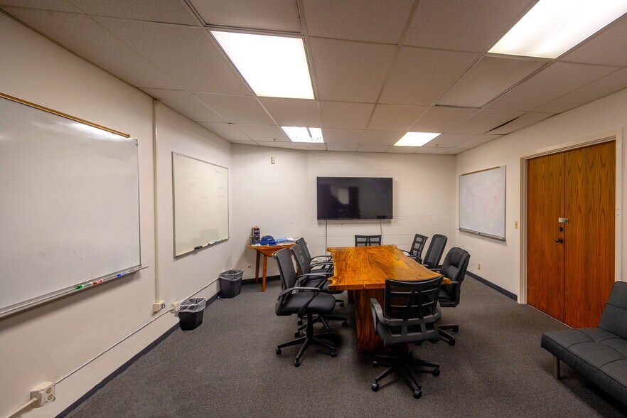 More Photos Of 99-1265 Halawa Valley St, Aiea Warehouse For Lease