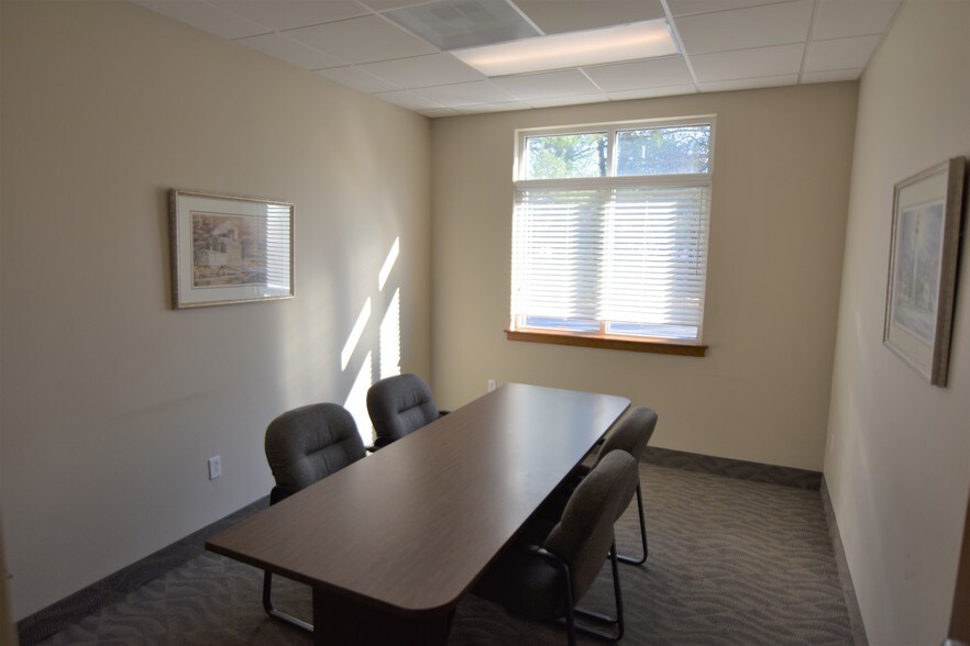 More Photos Of 5560 Kirkwood Hwy, Wilmington Office For Sale