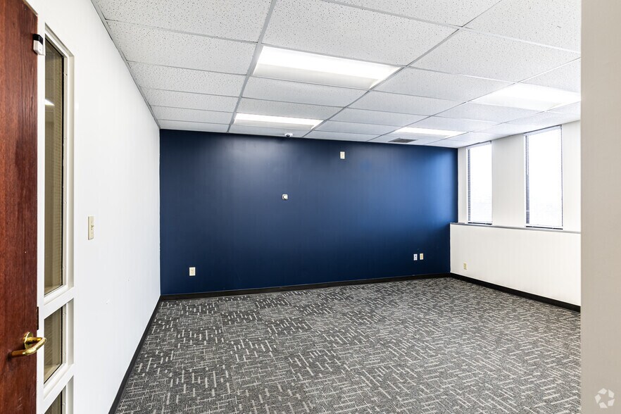 More Photos Of 4240 Blue Ridge Blvd, Kansas City Coworking Space