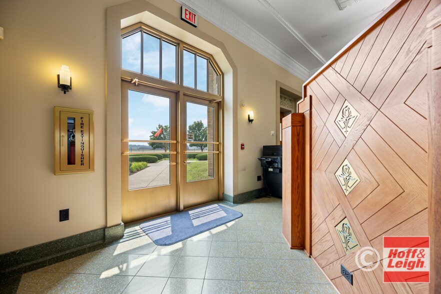 More Photos Of 1800 Triplett Blvd, Akron Restaurant For Sale
