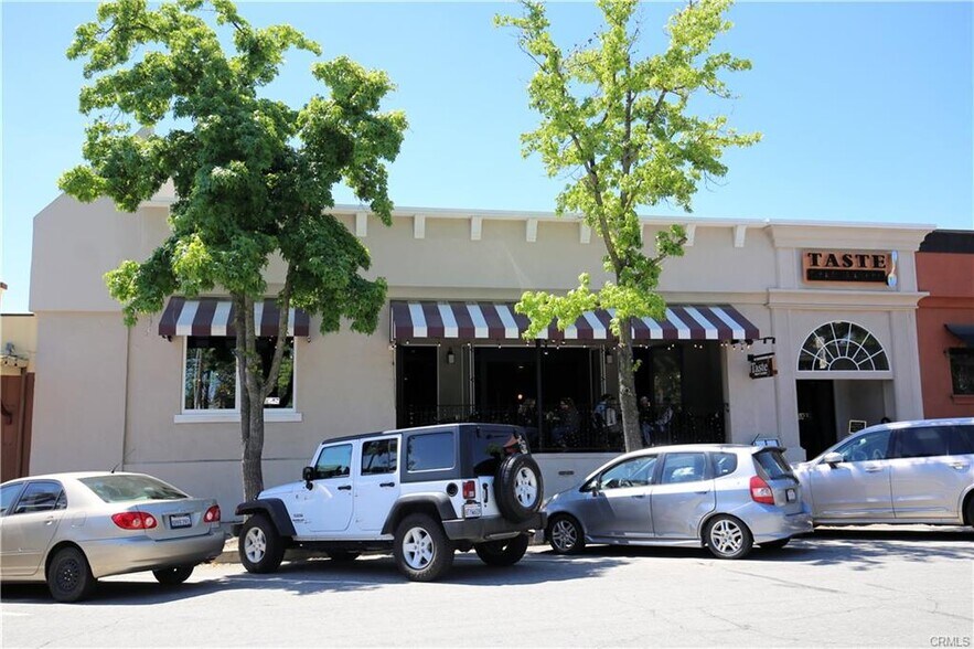 More Photos Of 800 11th St, Paso Robles General Retail For Sale