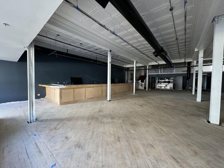 More Photos Of 137 S Main St, Adrian Storefront Retail Office For Lease