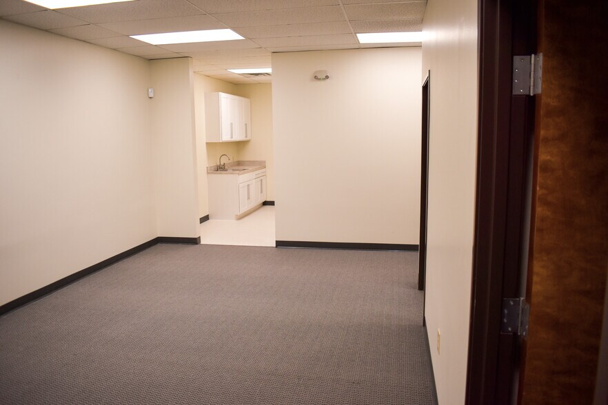 More Photos Of 700-730 E Park Blvd, Plano Office For Lease