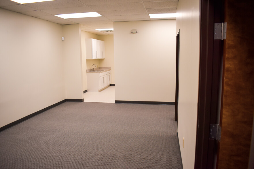 More Photos Of 720 E Park Blvd, Plano Office For Lease