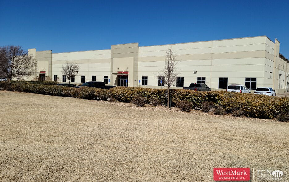 More Photos Of 501 E Hunter St, Lubbock Warehouse For Lease