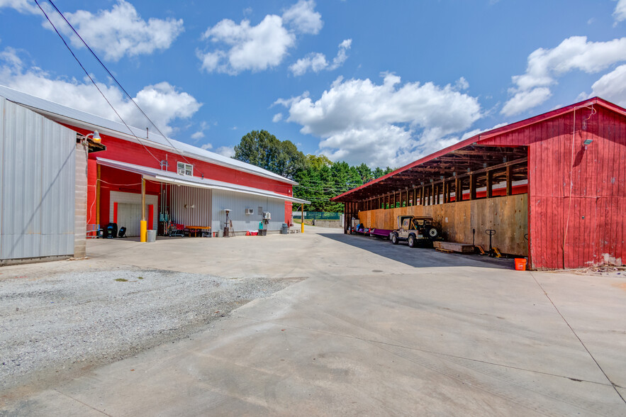 Primary Photo Of 21 Midget Dr, Toccoa Storefront Retail Office For Sale