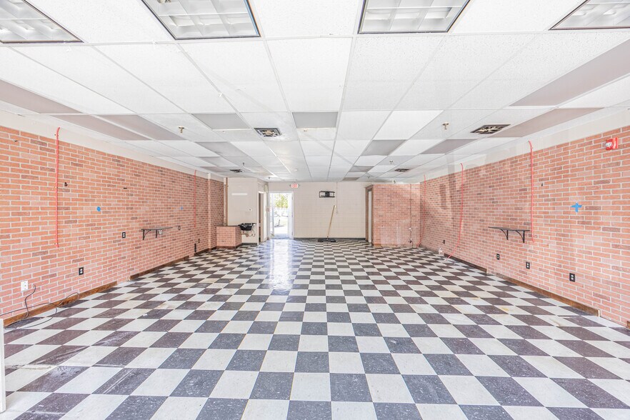 More Photos Of 439 Littleton Rd, Westford Unknown For Lease