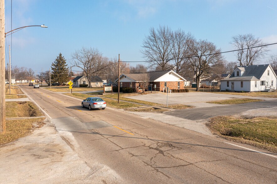 More Photos Of 709 Staunton Rd, Gillespie Office For Sale