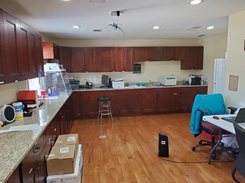 More Photos Of 2227 Idlewood Rd, Tucker Medical For Lease
