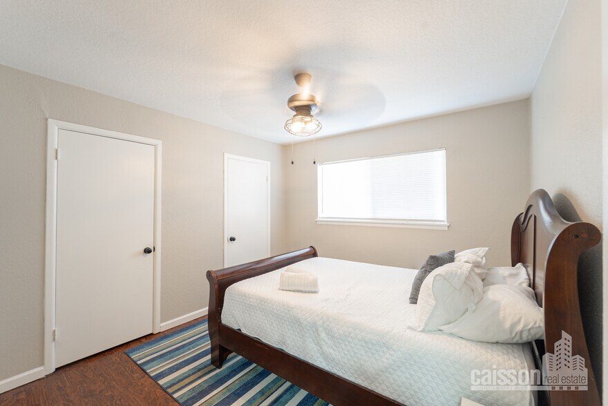 More Photos Of 327 E Locust St, San Antonio Apartments For Sale