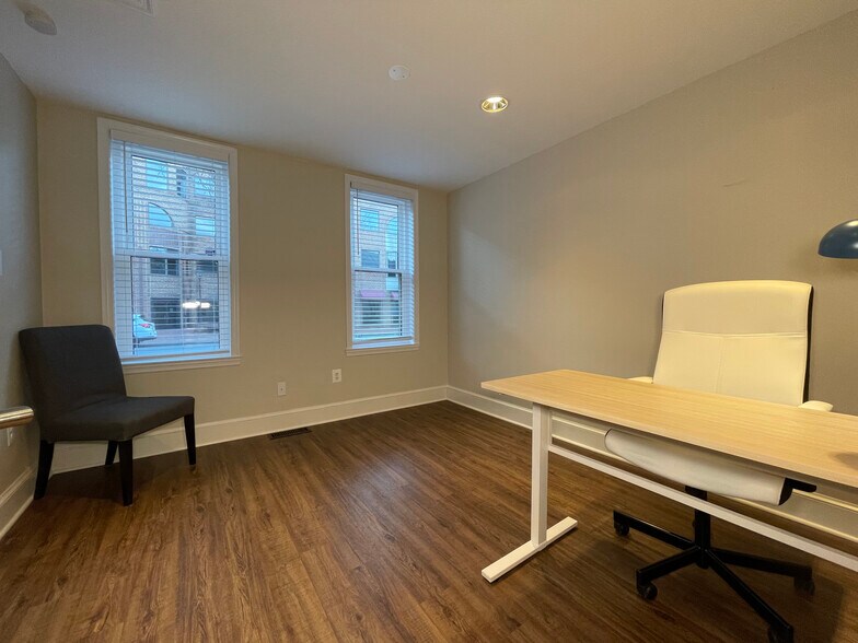 More Photos Of 123 N Henry St, Alexandria Office For Lease