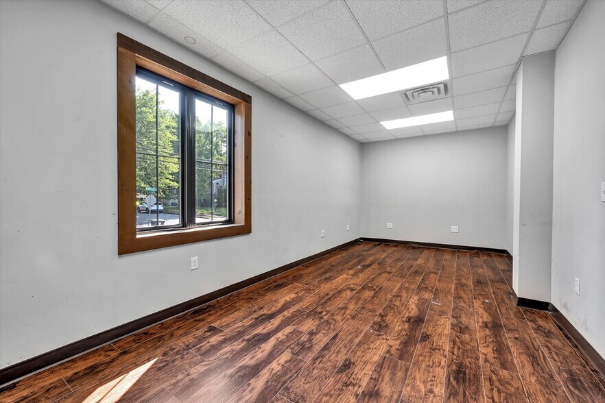 More Photos Of 1400 Maple St, Pottstown Light Distribution For Lease