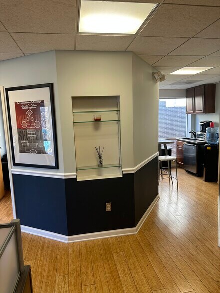 More Photos Of 4940 Hampden Ln, Bethesda Office For Lease