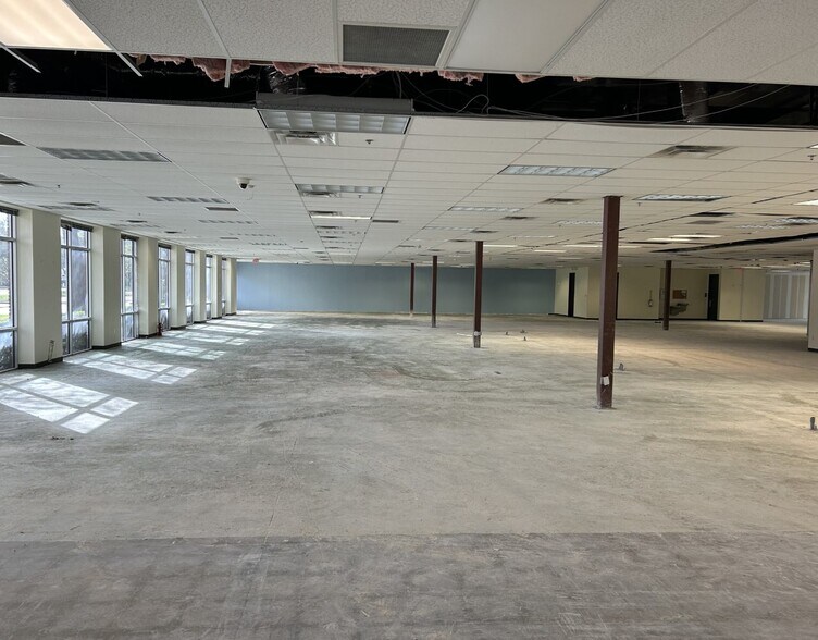 More Photos Of 2550 SW Grapevine Pky, Grapevine Office For Lease