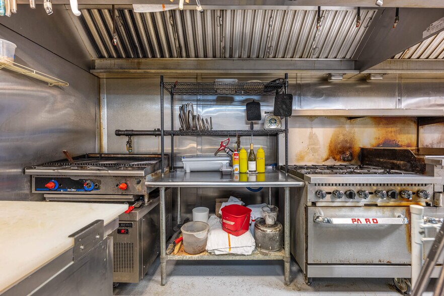 More Photos Of 227 E Cecil St, Springfield Restaurant For Sale