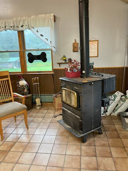 More Photos Of 1267 Elk Grove Rd, Benton Restaurant For Sale