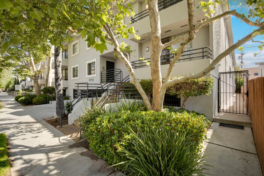 More Photos Of 5712 Camellia Ave, North Hollywood Apartments For Sale