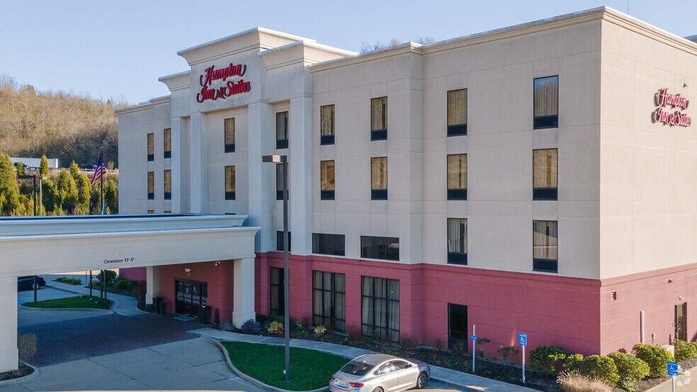 More Photos Of 10 Hampton Ln, Wilder Hotel For Sale