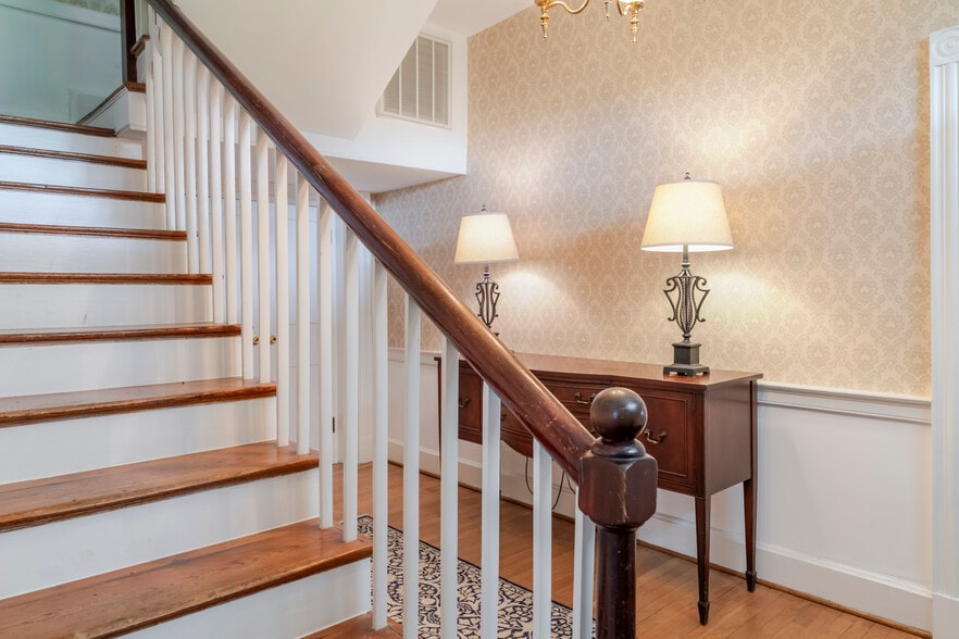 More Photos Of 610 New Hope Rd, Staunton Specialty For Sale