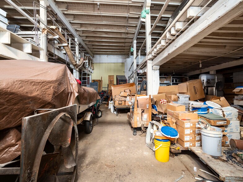 More Photos Of 3056 W Walton St, Chicago Warehouse For Lease